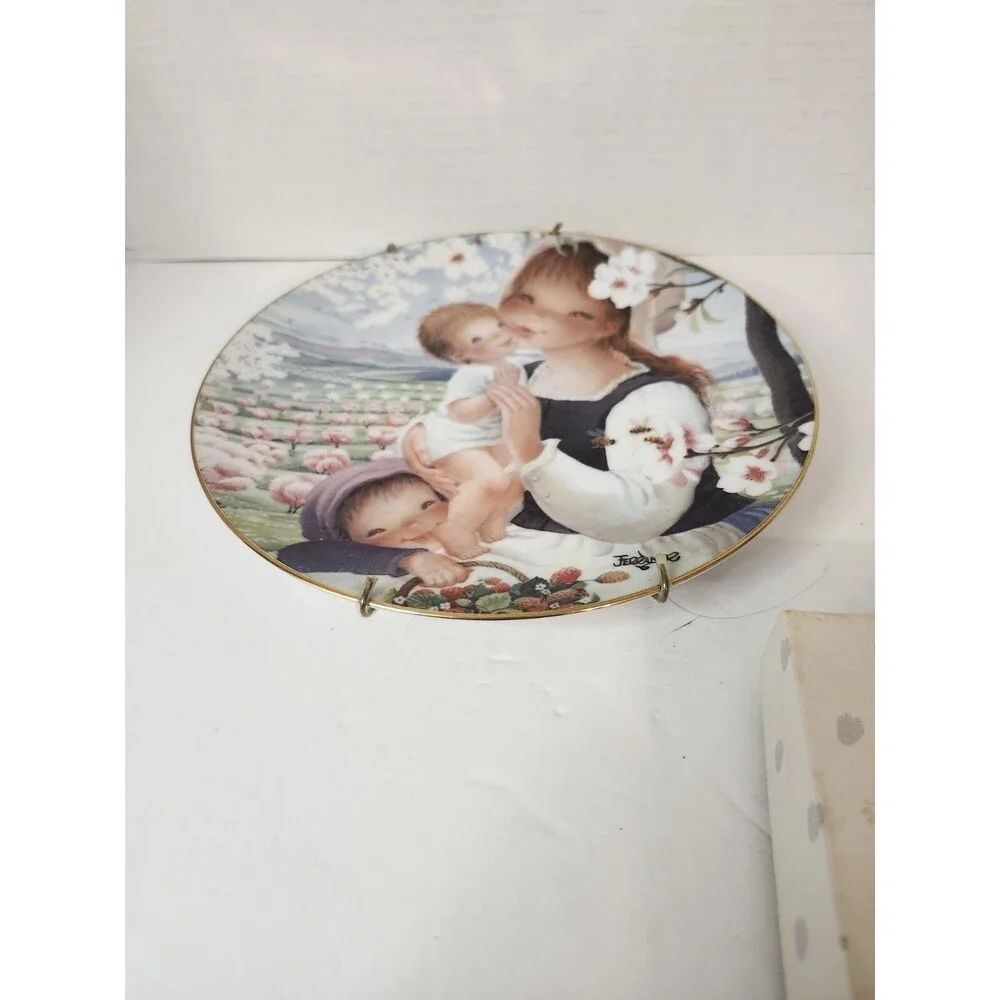Schmid Ferrandiz Collector Plate Spring Blossoms